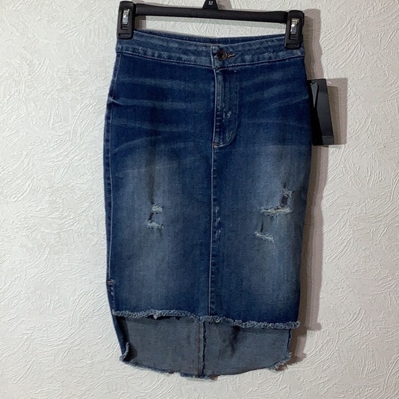 GUESS NWT - Sz 24 - invasion wash high low denim longette skirt distressed - Picture 2 of 13